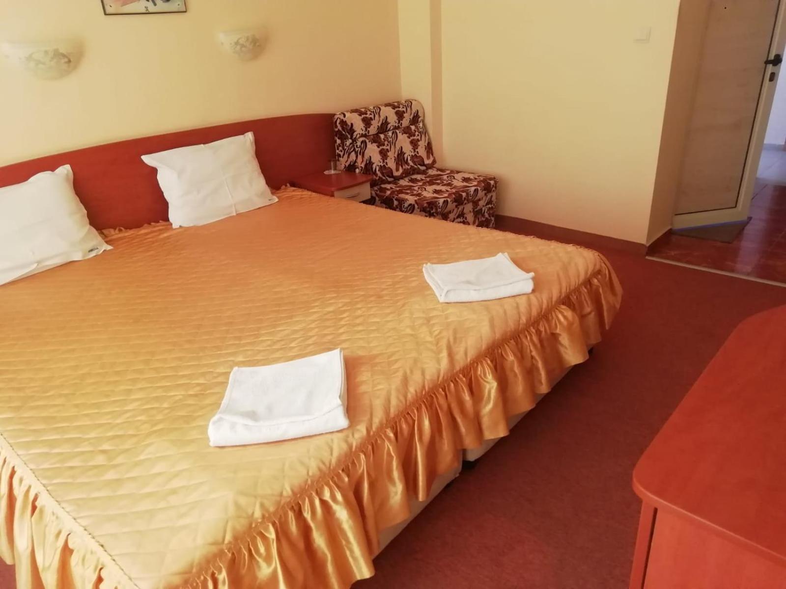 Family Hotel Mimosa Tsarevo Exterior photo