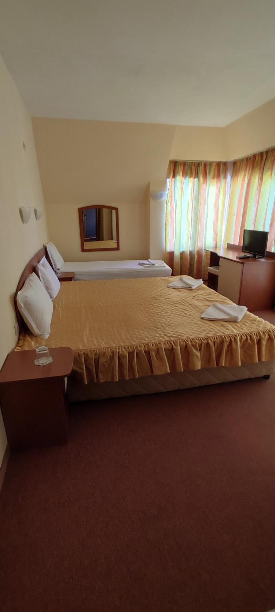 Family Hotel Mimosa Tsarevo Exterior photo