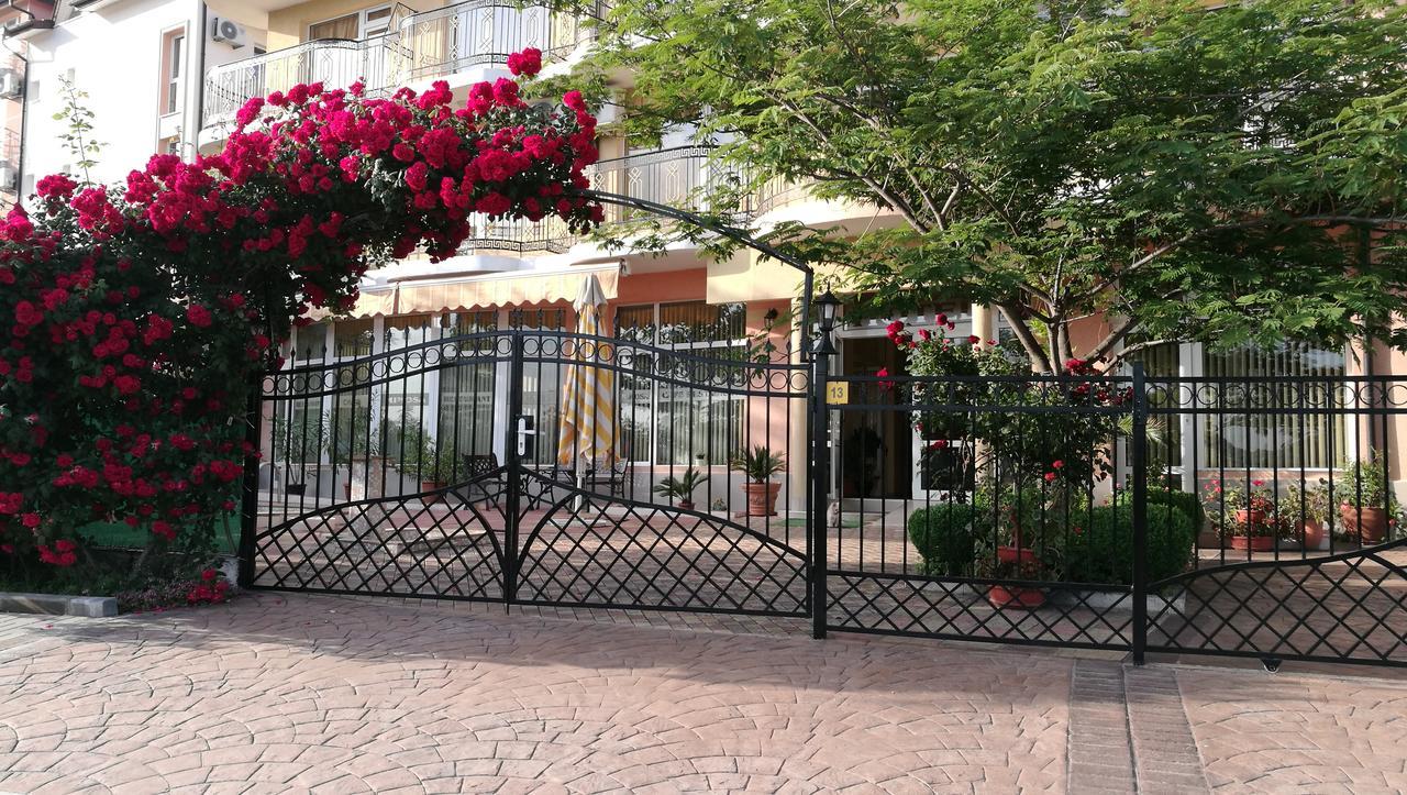 Family Hotel Mimosa Tsarevo Exterior photo
