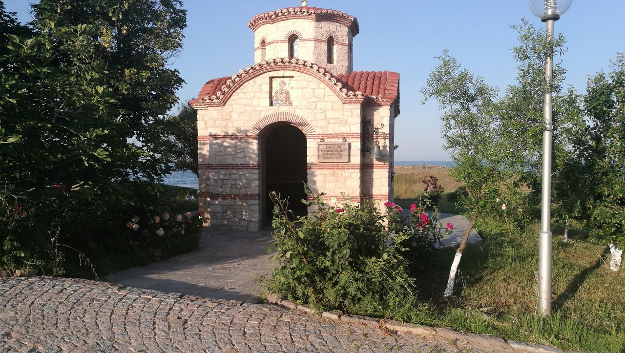 Family Hotel Mimosa Tsarevo Exterior photo