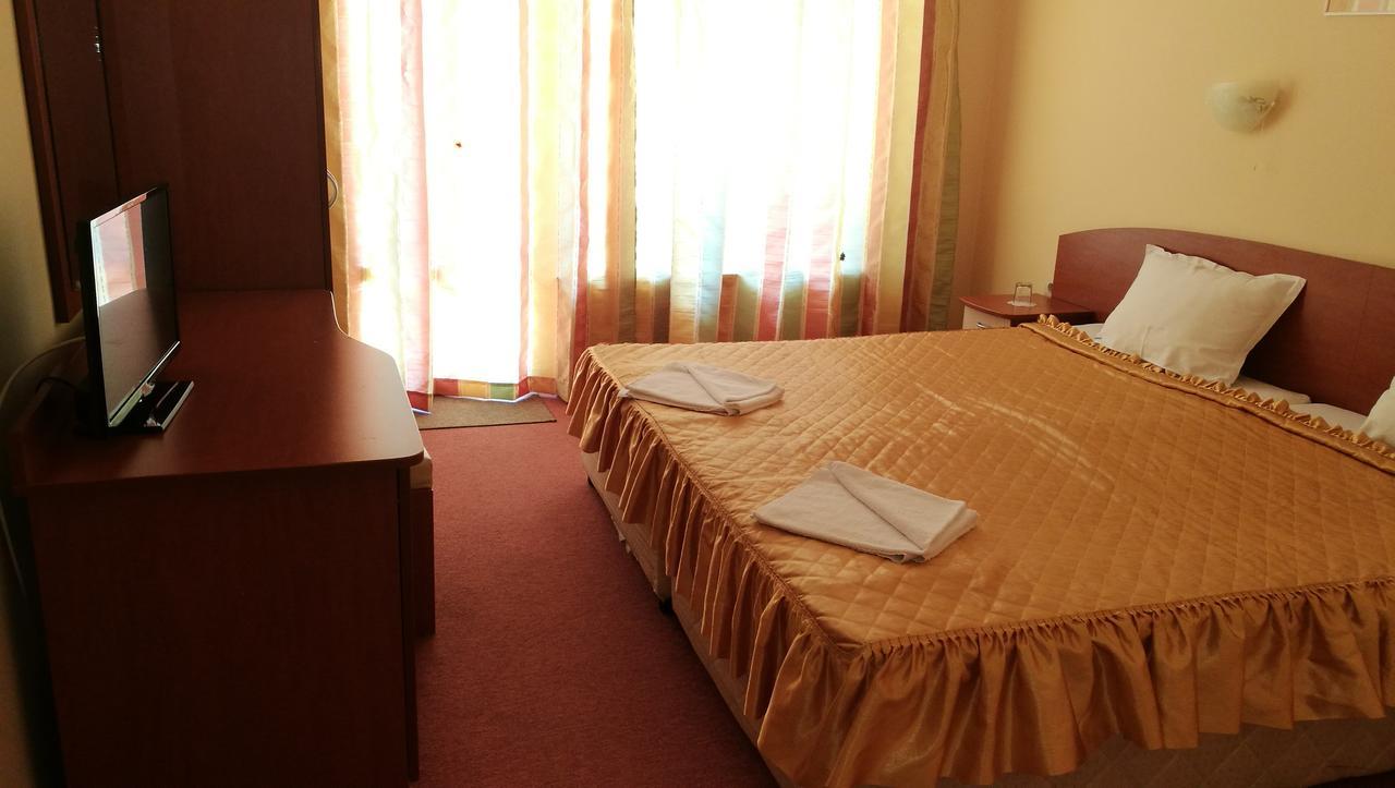 Family Hotel Mimosa Tsarevo Exterior photo