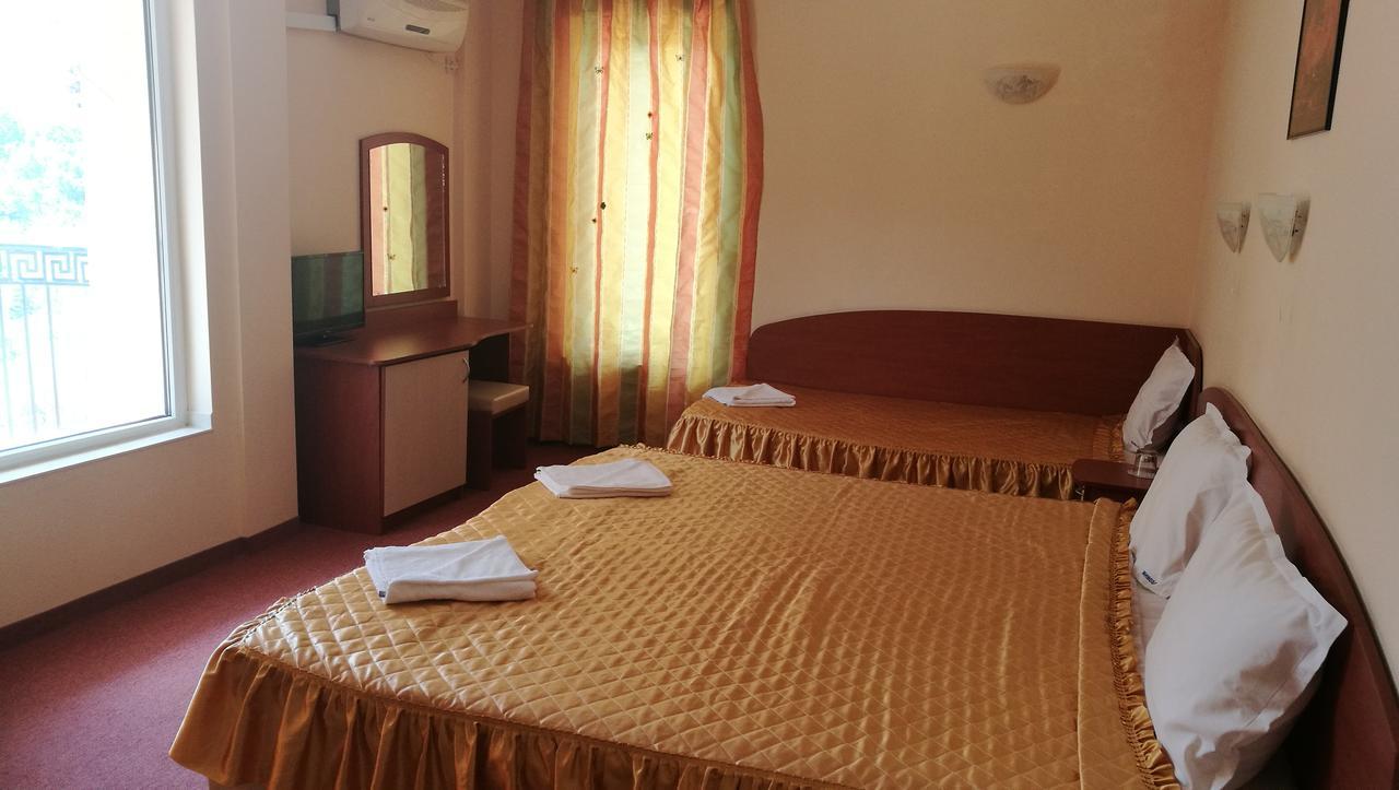 Family Hotel Mimosa Tsarevo Exterior photo