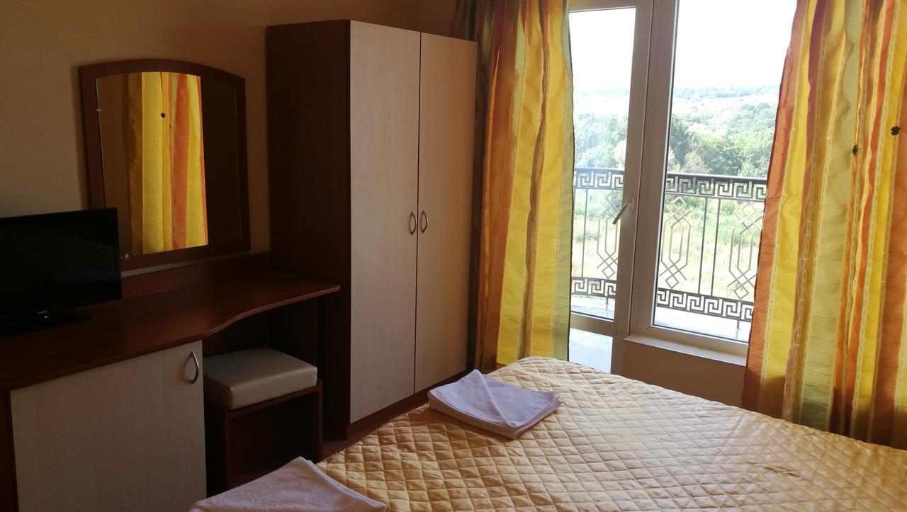 Family Hotel Mimosa Tsarevo Exterior photo