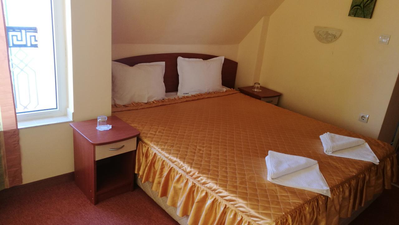 Family Hotel Mimosa Tsarevo Exterior photo