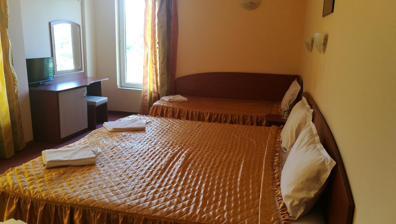 Family Hotel Mimosa Tsarevo Exterior photo